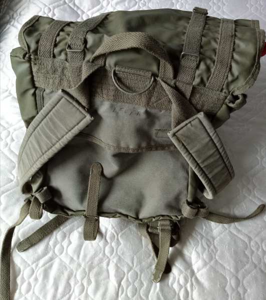 Vente Sac &agrave; dos militaire des ann&eacute;es 70.