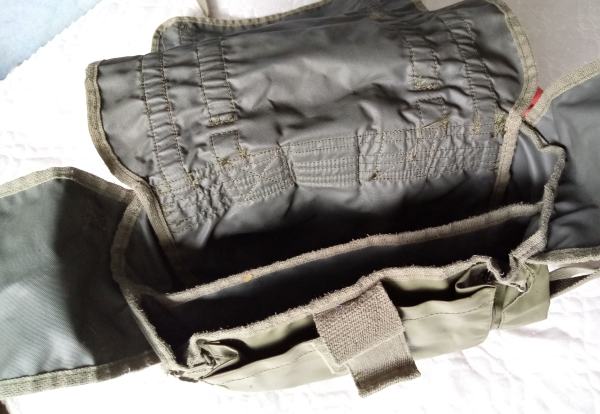 Sac &agrave; dos militaire des ann&eacute;es 70. pas cher