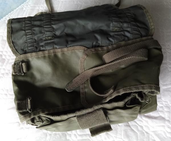 Annonce Sac à dos militaire des années 70.