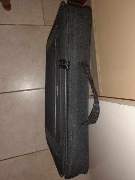 Vente Sacoche pc portable case logic 32 x 50 cm