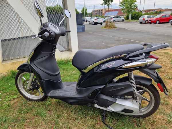Scooter liberty 125 abs noir brilliant