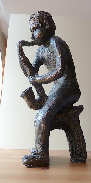 Sculpture sign&eacute;e "le joueur de saxophone"
