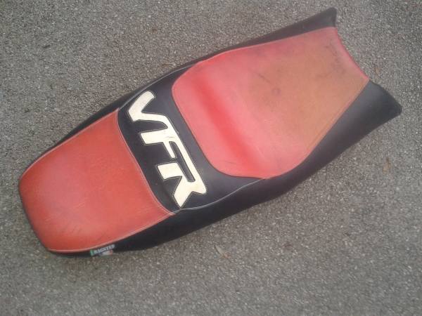 Vente Selle bagster  honda 750 vfr 1995