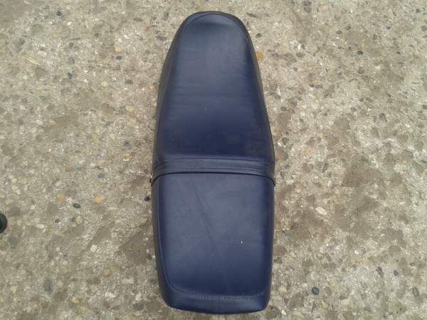 Annonce Selle honda 125 nsr rothman 1988