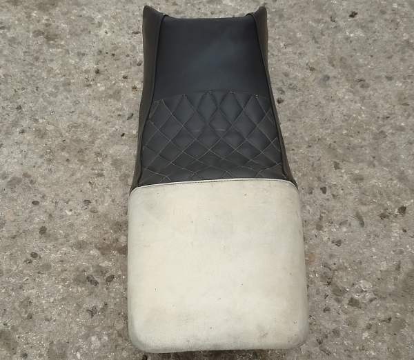 Annonce Selle honda 400 vff 1985