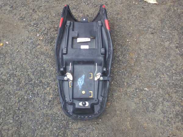 Annonce Selle perso triumph 600 tt 2001