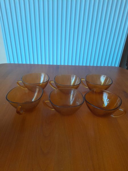 Service 6 tasses à café  en verre trempé ambrées