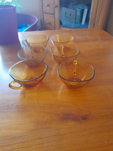 Annonce Service 6 tasses à café  en verre trempé ambrées