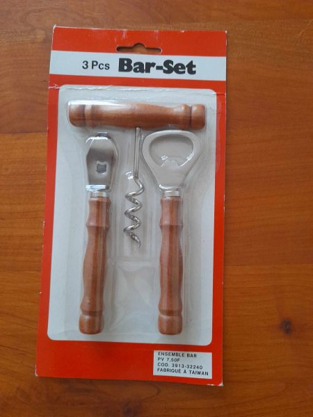 Set de bar - decapsuleur/tire bouchon/ouvre bocal