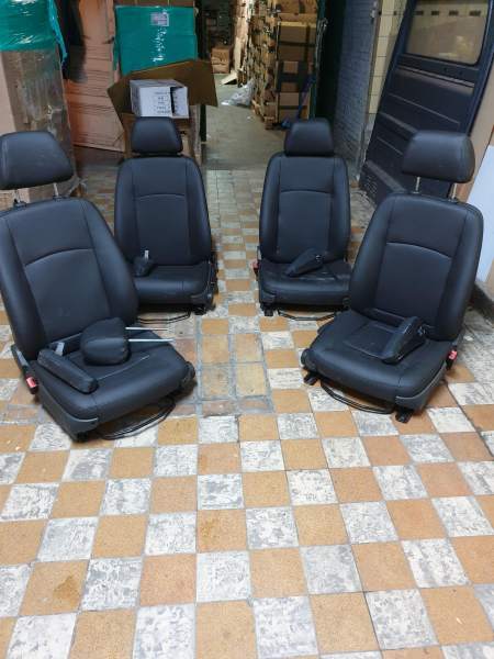 Vente Si&egrave;ges avant 1+1 cuir .tissue mercedes vito viano