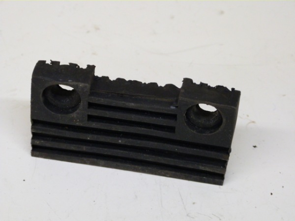 Silent bloc r&eacute;servoir   hyosung 125 gv aquila pas cher