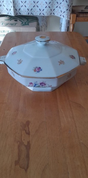 Soupi&egrave;re porcelaine de limoges