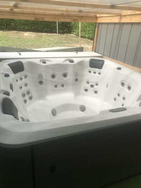 Spa jacuzzi