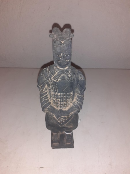 Statuette guerrier en pierre n°2