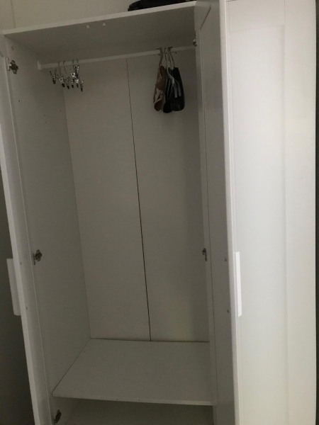 Annonce Super armoire 3 portes quasi neuve.