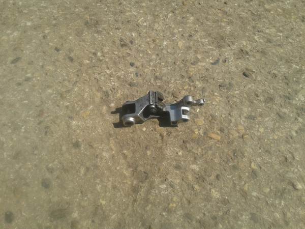 Annonce Support étrier gauche honda 1000 vff 1987