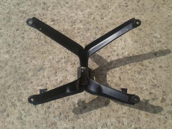 Annonce Support t&eacute;te de fourche bmw k100 lt 1989