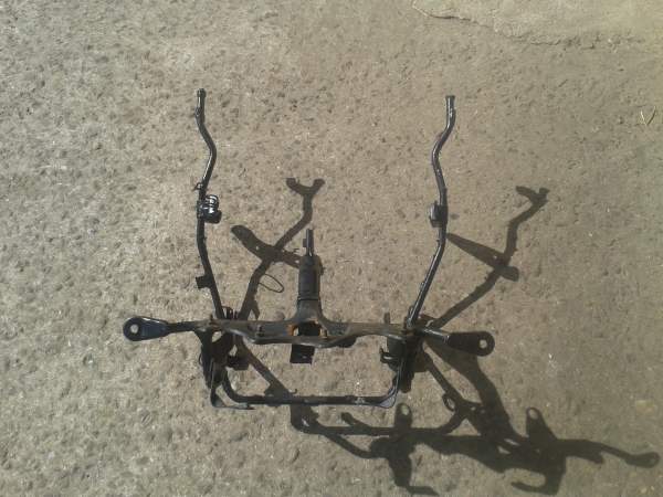 Annonce Support t&eacute;te de fourche honda vf1000r 1987