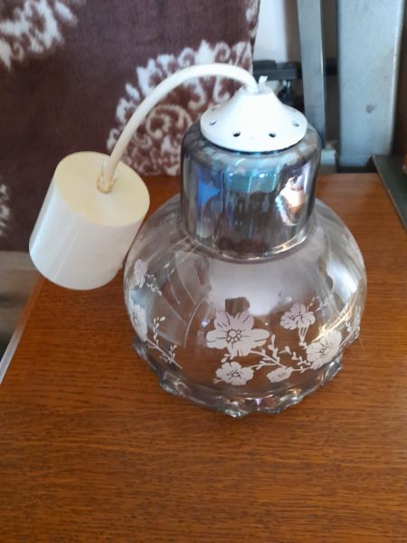 Suspension en verre - globle aspect bleut&eacute;