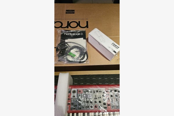 Vente Synth&eacute;tiseur clavia nord stage 3 88 touches neuf