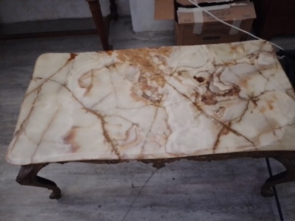 Annonce Table basse dessus marbre