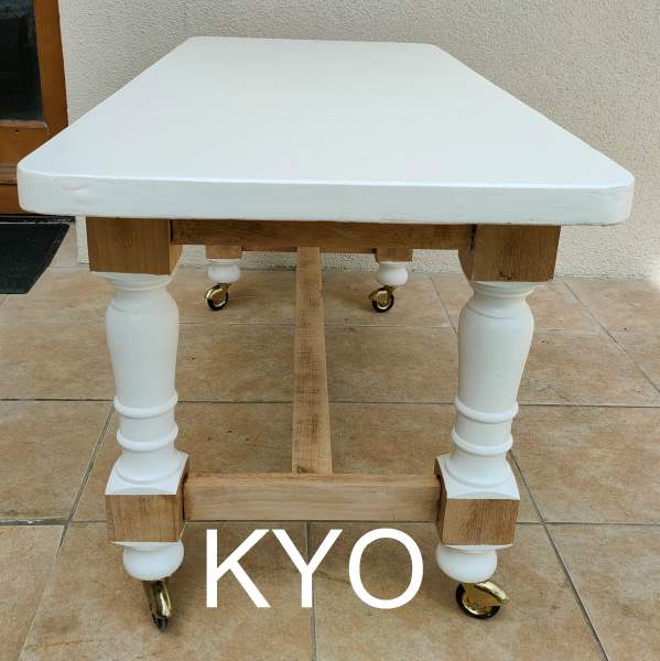 Table basse rectangulaire, bois blanc, roulettes pas cher