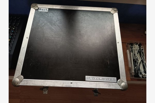 Table de mixage yamaha 03 d 16 voix. pas cher