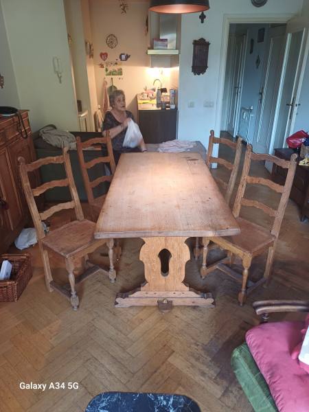 Vente Table de salle a mange et 5 chaise en chêne massif
