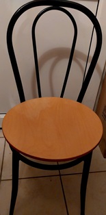 Annonce Table et 4 chaises.