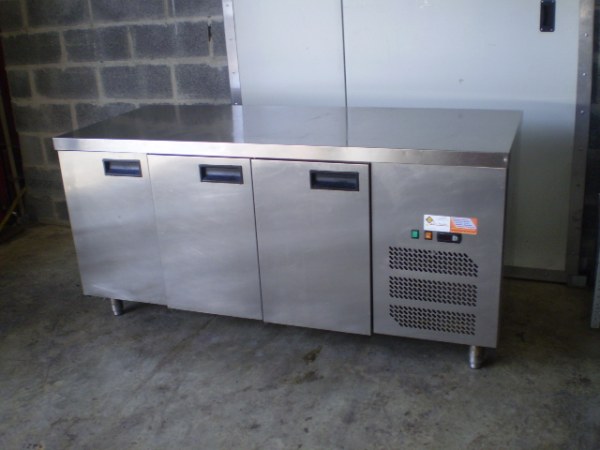Annonce Table frigorifique, ventilée, 3 portes gn 1/1 emdb