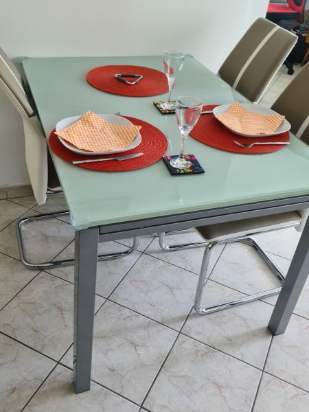 Vente Table moderne