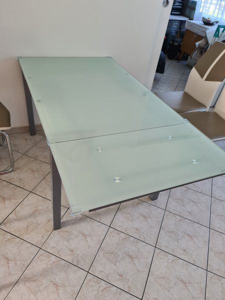 Annonce Table moderne