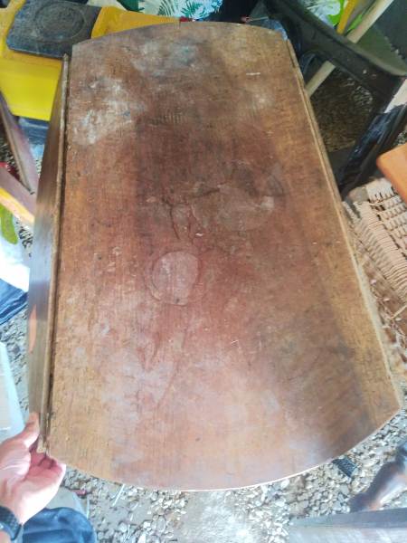 Table ovale ancienne