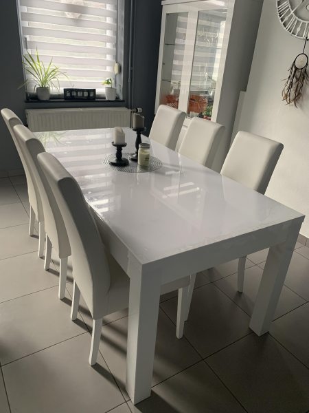 Annonce Table roma blanche avec 6chaises