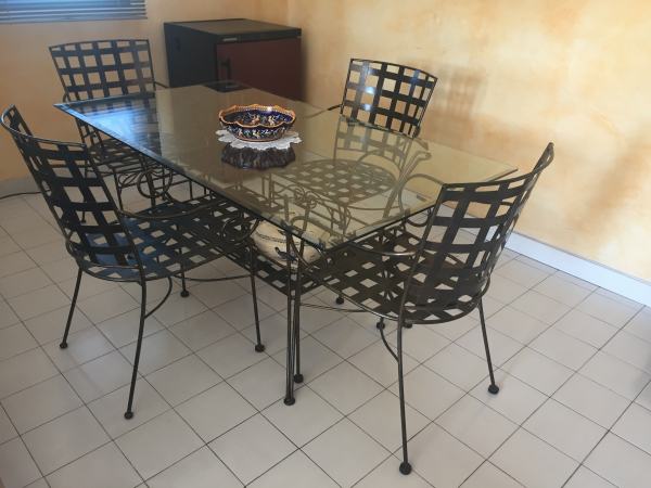 Table salle à manger + 4 fauteuils