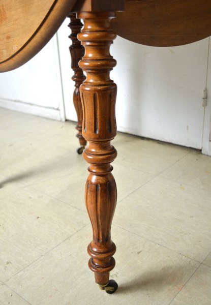 Table style louis philippe en noyer xixe pas cher