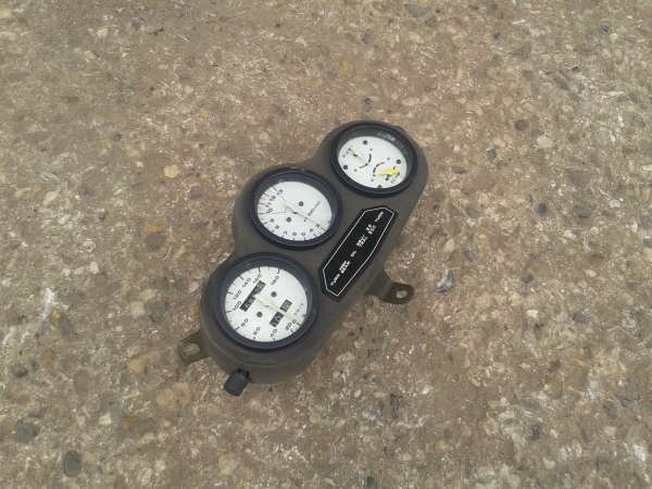 Tableau de bord suzuki 500 rgt gama 1986 pas cher