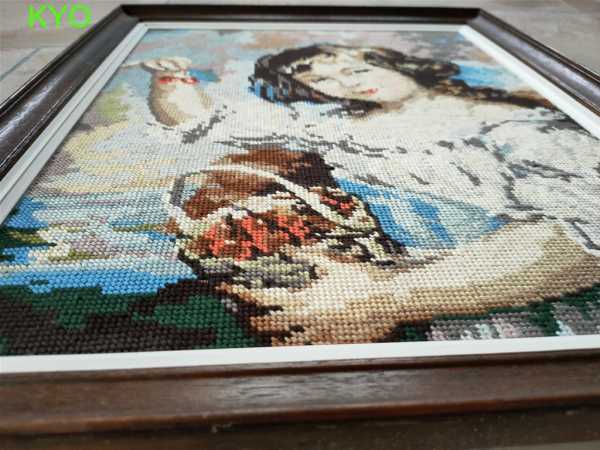 Vente Tableau tissé femme, broderie au point de croix