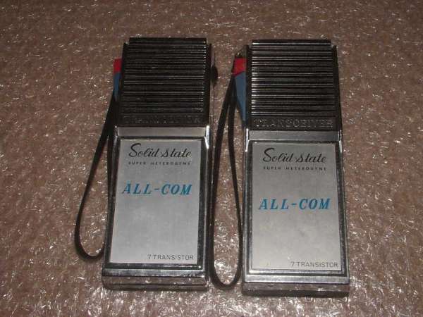 2 talkies walkies solid state 7 transistors