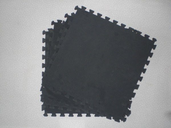 Tapis sol mousse x4 ou peluche titi neuf