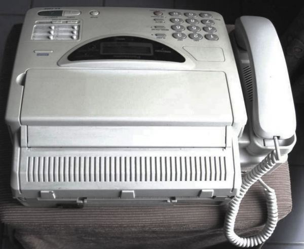 Annonce T&eacute;l&eacute;phone/fax bi-voltage 110 et 220 panasonic