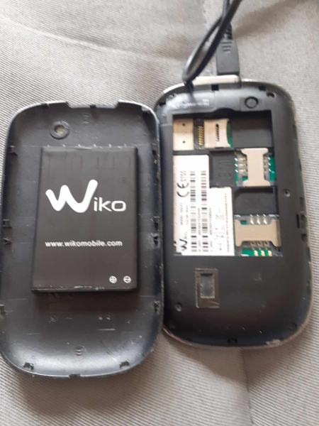 Téléphone portable wiko dolfy noir pas cher