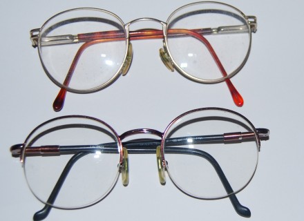 1 paire de lunettes
