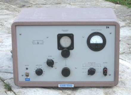 Test oscillator hewlett packard 650a