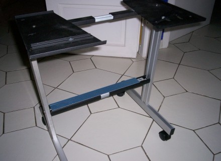 Table t&eacute;l&eacute;vision &agrave; roulet