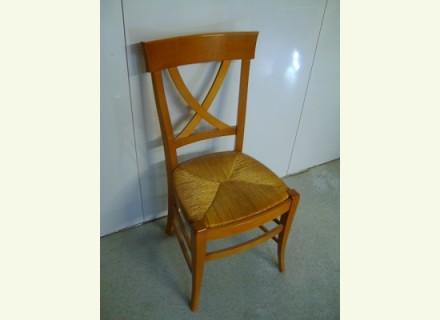 Chaise h&ecirc;tre croisillon
