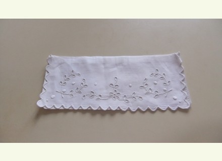 Pochette de table brod&eacute;e