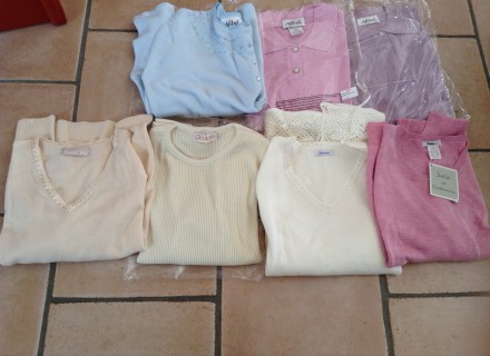 Lot 6 pulls et 1 gilet fe