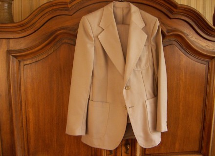 Costume neuf taille 38