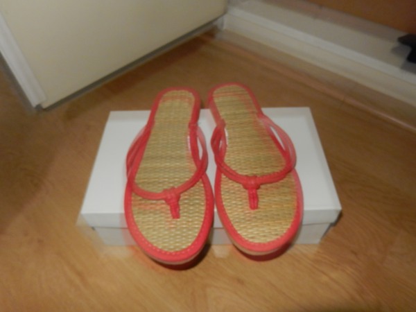 Tongs femmes couleur rose taille 38 - neuves !